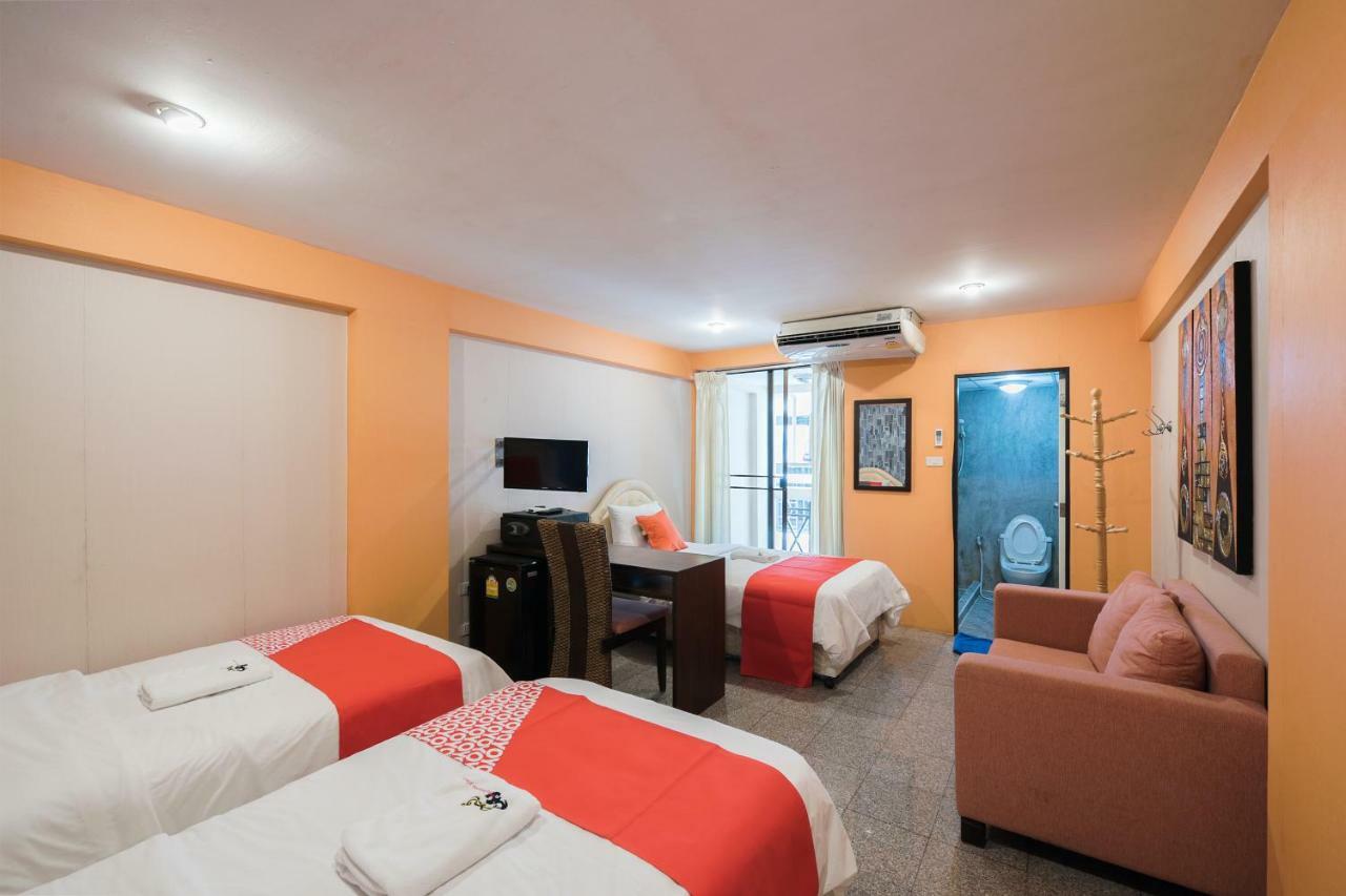Oyo 110 Old Town Hotel Bangkok Exterior photo